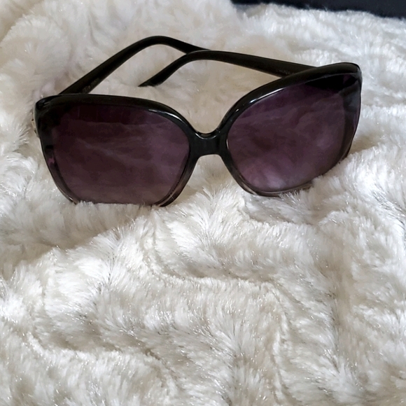 D&G Sunglasses - Picture 2 of 5